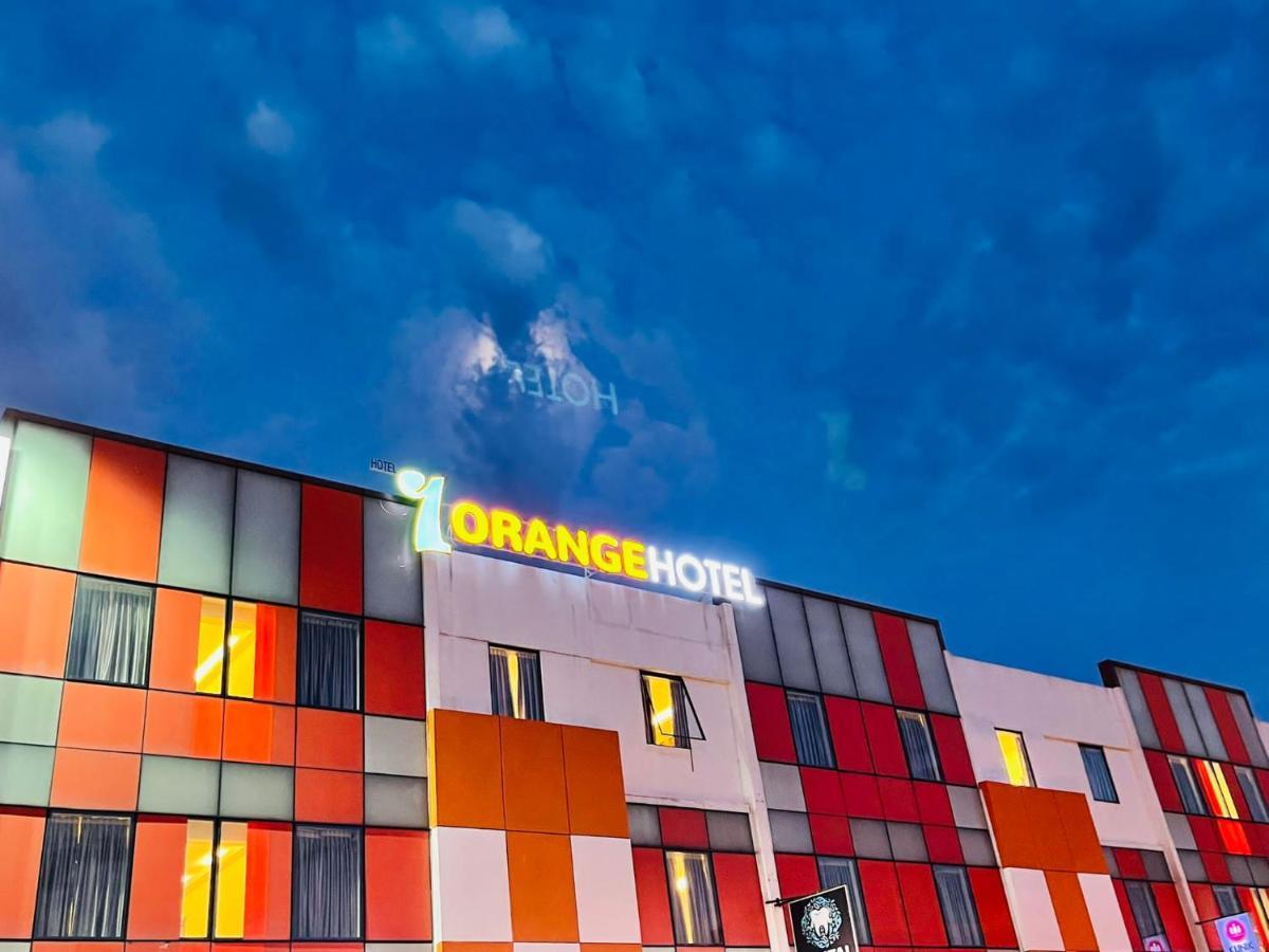 1 Orange Hotel Klia & Klia2 Sepang Exteriör bild