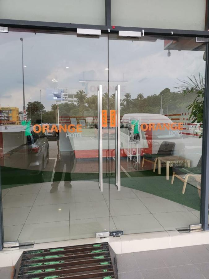 1 Orange Hotel Klia & Klia2 Sepang Exteriör bild